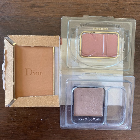 Christian Dior eye shadow - Picture 1 of 4